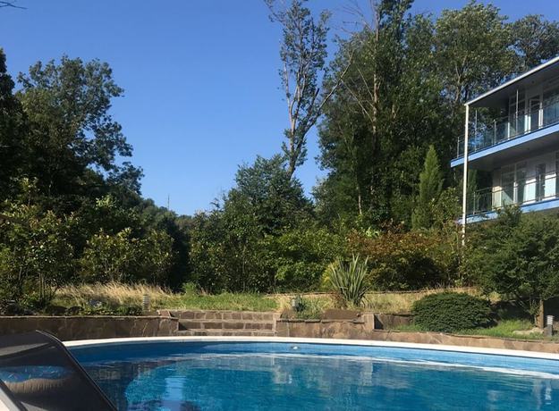 Imagen de la piscina del Hotel GRAAL AHTSU. Foto 18