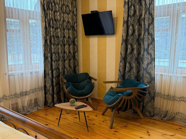 Imagen de la habitación del Hotel GRAF KAZBEGI. Foto 2