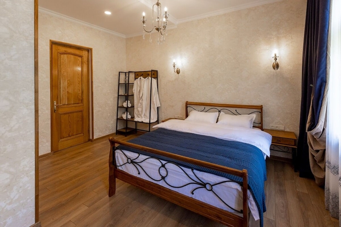 Imagen de la habitación del Hotel GRAF KAZBEGI. Foto 4