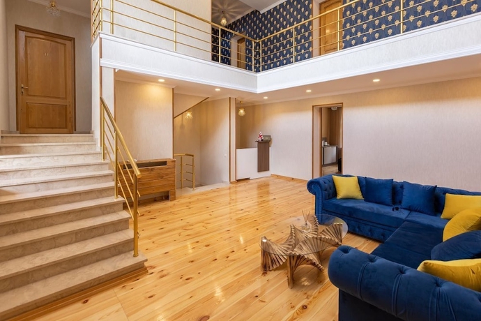 Imagen de los interiores del Hotel GRAF KAZBEGI. Foto 16