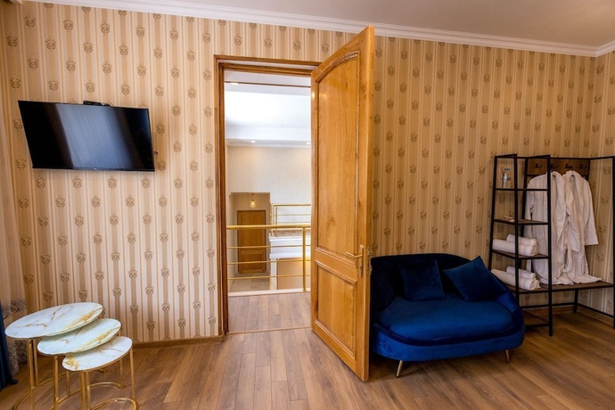 Imagen de la habitación del Hotel GRAF KAZBEGI. Foto 15