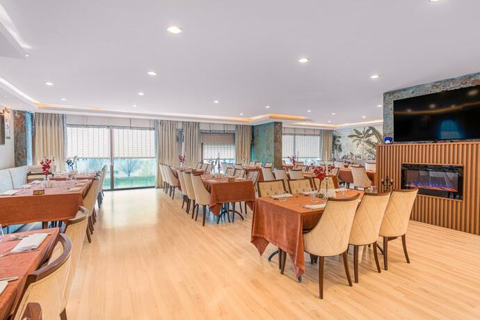 Imagen general del Hotel GRAND ANİ HOTEL. Foto 45