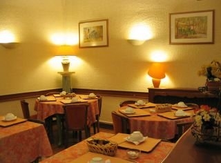 Imagen del bar/restaurante del Hotel GRAND DE GRENOBLE. Foto 2