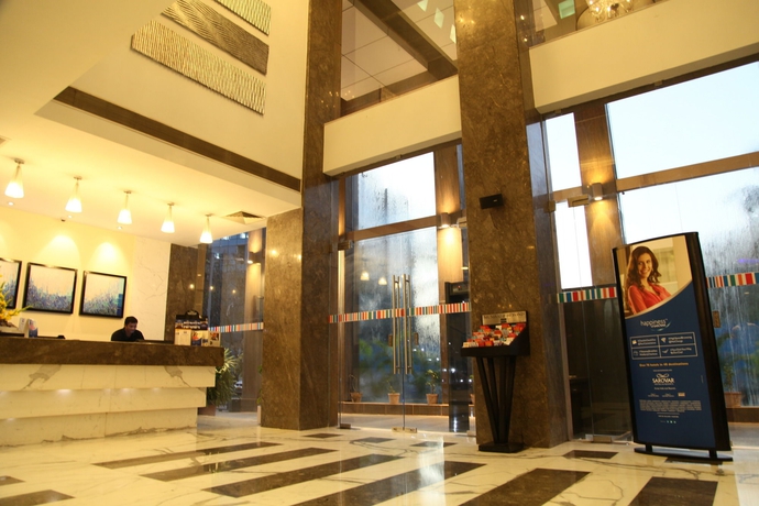 Imagen de los interiores del Hotel GRAND HOMETEL MALAD MUMBAI. Foto 8