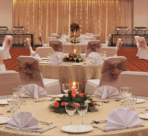 Imagen de los interiores del Hotel GRAND HOMETEL MALAD MUMBAI. Foto 12