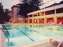 Imagen de la piscina del Hotel GRAND HOTEL KADRI. Foto 8