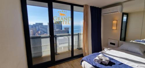 Imagen general del Hotel GRAND HOTEL ☆ ORBI CITY. Foto 13