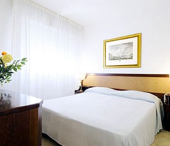 Imagen de la habitación del Hotel GRAND HOTEL & RIVIERA. Foto 5