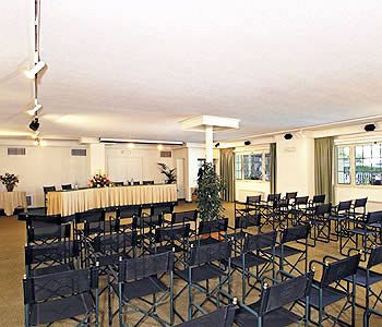 Imagen de los interiores del Hotel GRAND HOTEL & RIVIERA. Foto 9