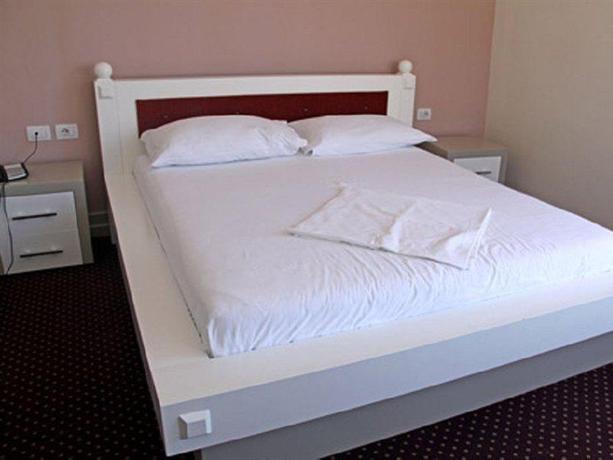 Imagen general del Hotel GRAND SARANDE. Foto 2