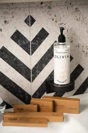 Imagen de la habitación del Hotel GREAT WHITE HOTEL. Foto 17