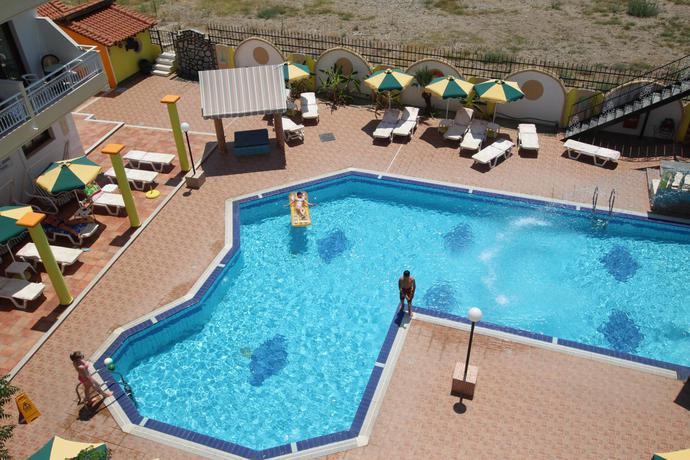 Imagen de la piscina del Hotel GRECIAN FANTASIA RESORT. Foto 9