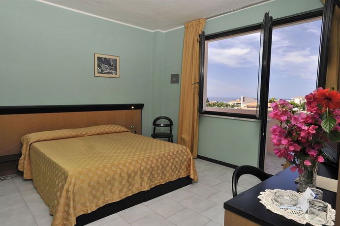 Imagen de la habitación del Hotel GREEN SPORTING CLUB. Foto 5