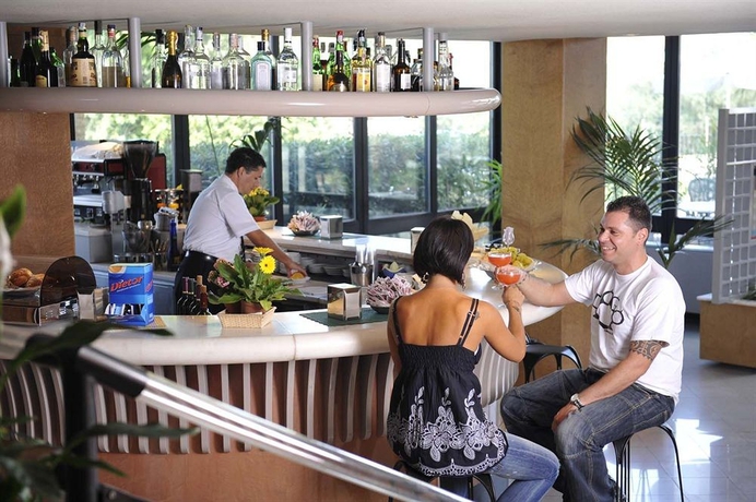 Imagen del bar/restaurante del Hotel GREEN SPORTING CLUB. Foto 3