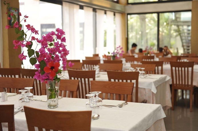 Imagen del bar/restaurante del Hotel GREEN SPORTING CLUB. Foto 4