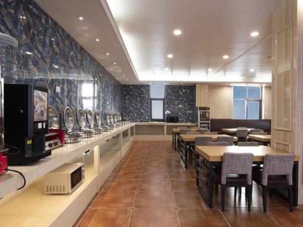Imagen general del Hotel GREENTREE EASTERN HOTEL YANCHENG HIGH SPEED RAILWA. Foto 1
