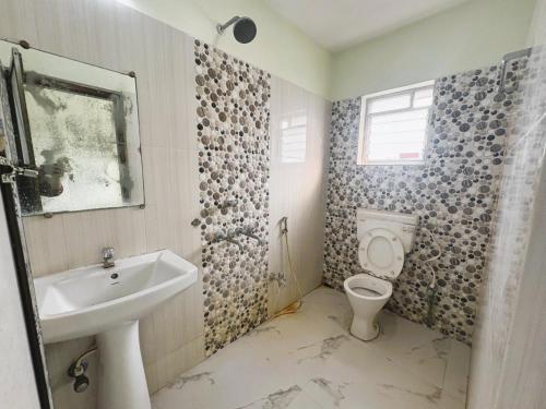 Imagen de la habitación del Hotel GRG P2 New Digha Full Air-conditioning Room. Foto 20