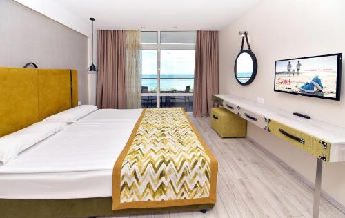 Imagen de la habitación del Hotel GRIFID Encanto Beach - MediSPA, Ultra All Inclusive & Private Beach. Foto 15