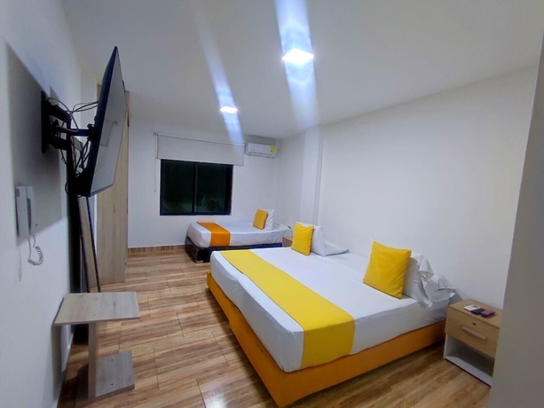 Imagen de la habitación del Hotel GS Granada Suites. Foto 2