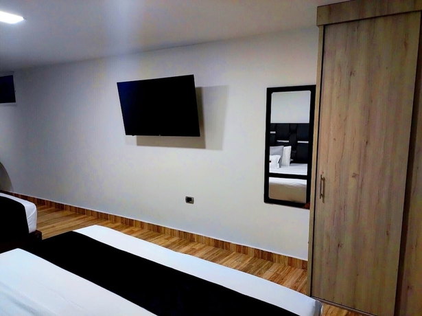 Imagen de la habitación del Hotel GS Granada Suites. Foto 5