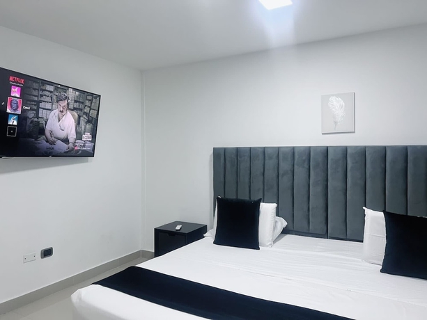 Imagen de la habitación del Hotel GS Granada Suites. Foto 9
