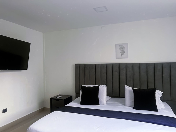 Imagen de la habitación del Hotel GS Granada Suites. Foto 10