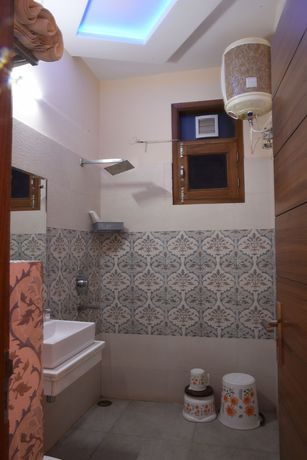 Imagen de la habitación del Hotel GST Grand Plaza. Foto 2