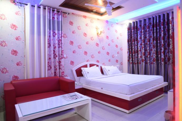 Imagen de la habitación del Hotel GST Grand Plaza. Foto 13