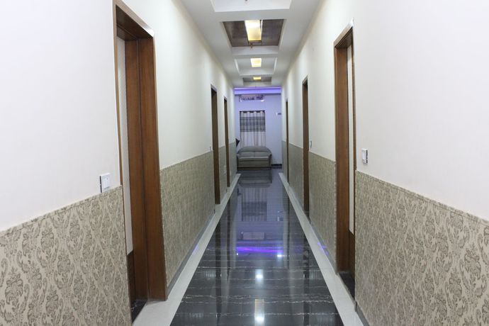 Imagen de los interiores del Hotel GST Grand Plaza. Foto 20