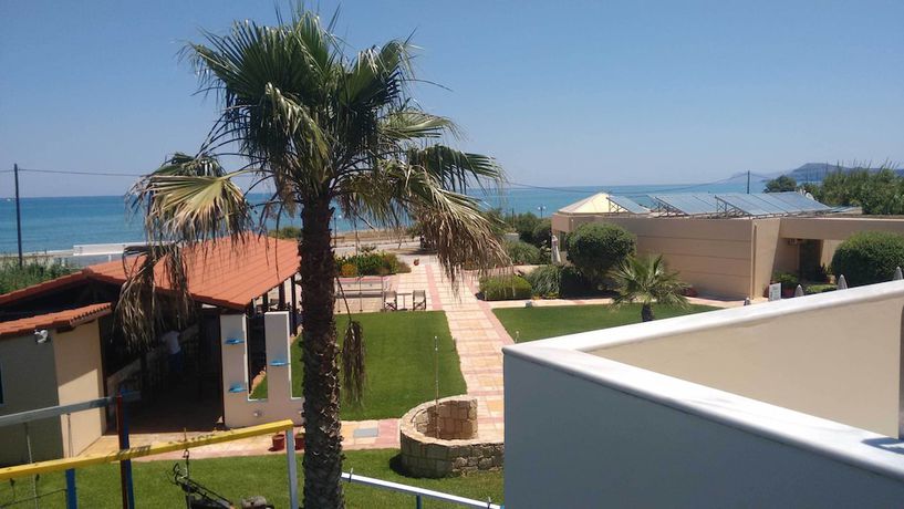Imagen de los exteriores del Hotel GT Beach. Foto 5
