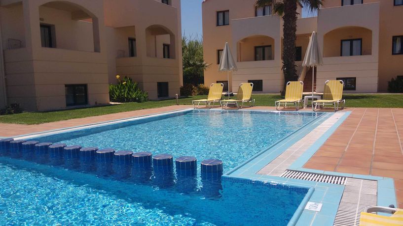 Imagen de la piscina del Hotel GT Beach. Foto 11