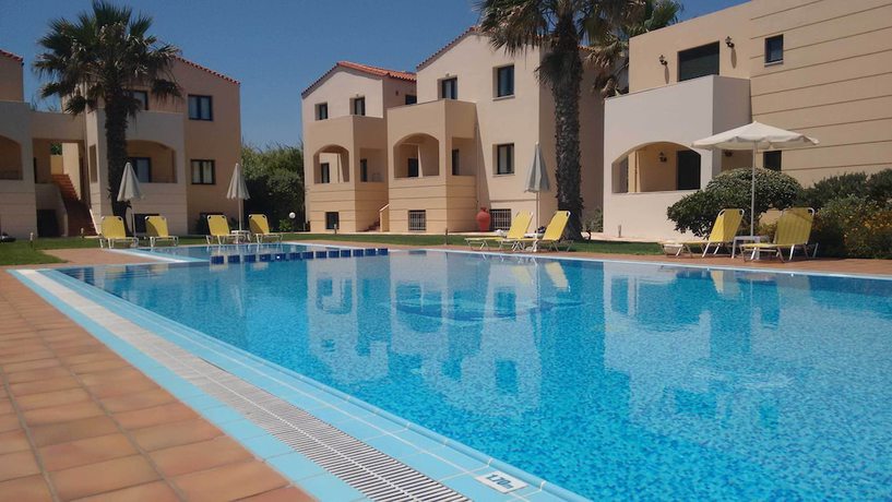 Imagen de la piscina del Hotel GT Beach. Foto 13