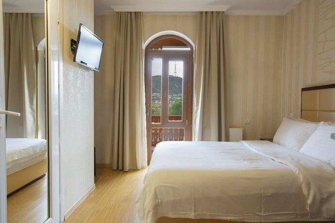 Imagen de la habitación del Hotel GTM Kapan. Foto 13