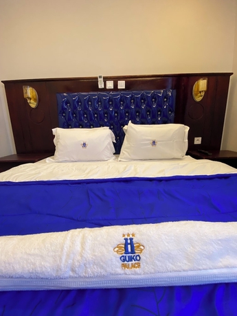 Imagen de la habitación del Hotel GUIKO H&ocirc;tel Palace. Foto 7