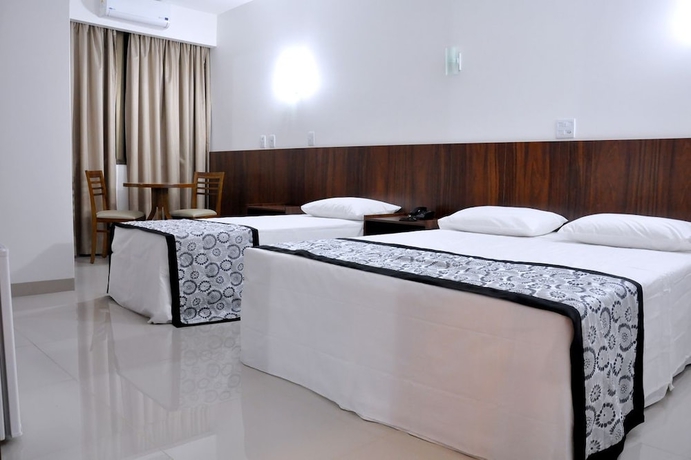 Imagen de la habitación del Hotel G&aacute;latas Golden. Foto 14