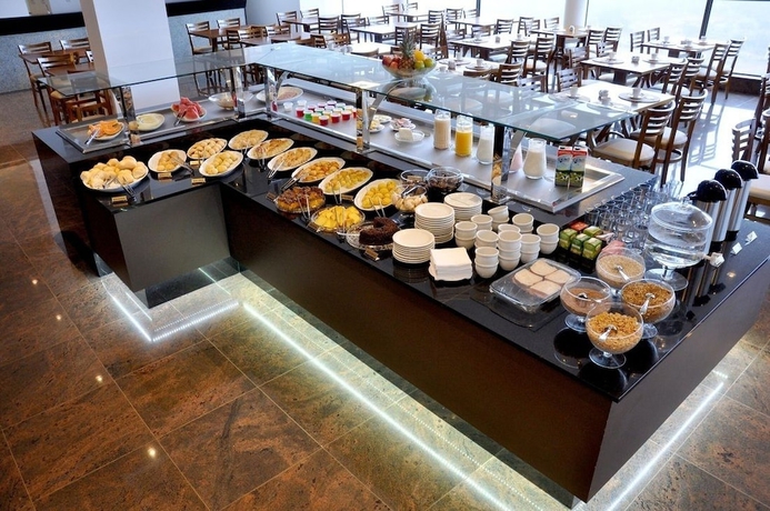 Imagen del bar/restaurante del Hotel G&aacute;latas Golden. Foto 3