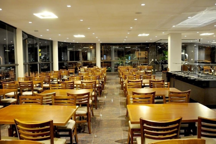 Imagen del bar/restaurante del Hotel G&aacute;latas Golden. Foto 7