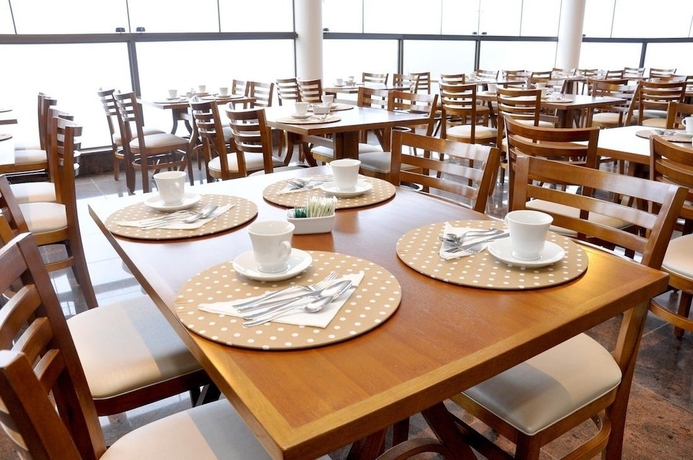 Imagen del bar/restaurante del Hotel G&aacute;latas Golden. Foto 9
