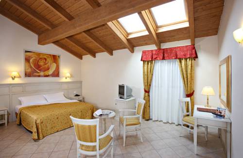 Imagen de la habitación del Hotel Gabarda. Foto 5