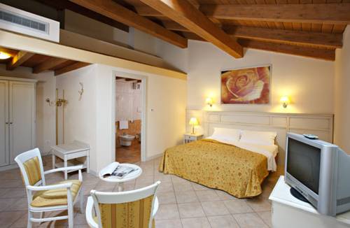 Imagen de la habitación del Hotel Gabarda. Foto 6