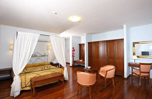 Imagen de la habitación del Hotel Gabarda. Foto 8