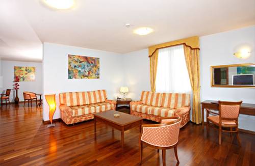 Imagen de la habitación del Hotel Gabarda. Foto 9