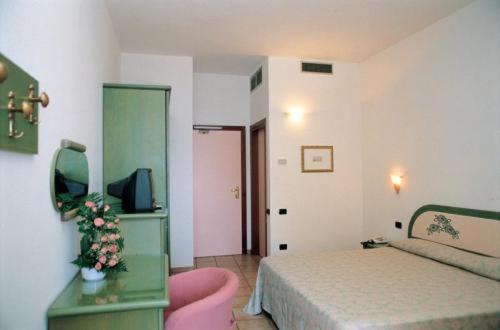 Imagen de la habitación del Hotel Gabbiano, Acquafredda. Foto 6