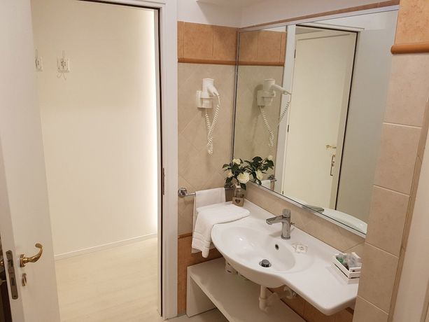 Imagen de la habitación del Hotel Gabbiano Beach. Foto 13