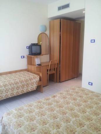 Imagen de la habitación del Hotel Gabbiano, Manfredonia. Foto 10