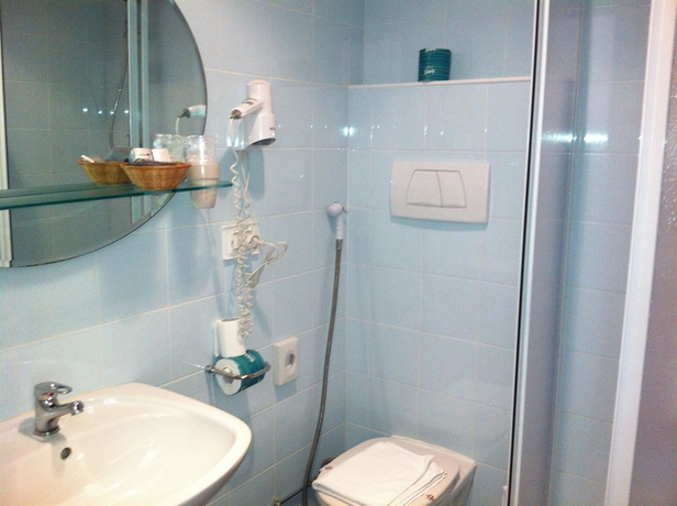 Imagen de la habitación del Hotel Gabbiano, Porto San Giorgio. Foto 6