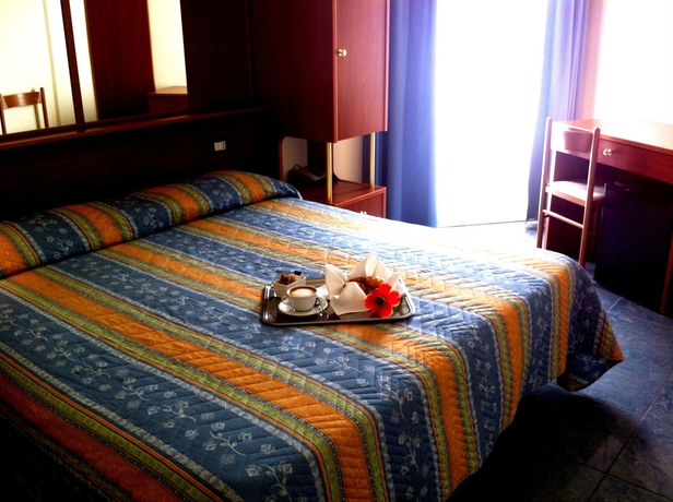 Imagen de la habitación del Hotel Gabbiano, Porto San Giorgio. Foto 8