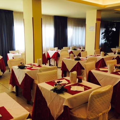 Imagen del bar/restaurante del Hotel Gabbiano, Porto San Giorgio. Foto 3