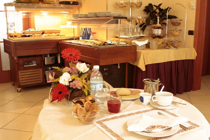 Imagen del bar/restaurante del Hotel Gabbiano, Viserba. Foto 4