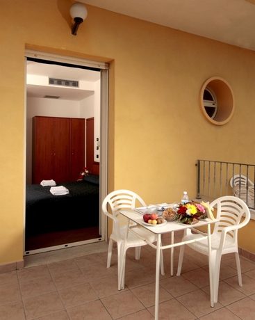 Imagen de los exteriores del Hotel Gabbiano, Viserba. Foto 11